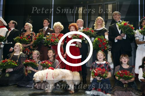 Den Bosch 25 november 2012
Premiere musical Annie op de parade in Den Bosch. cast met oa Jenny Arean Tony Neef Maaike Boerdam  ea
Peter Smulders bv