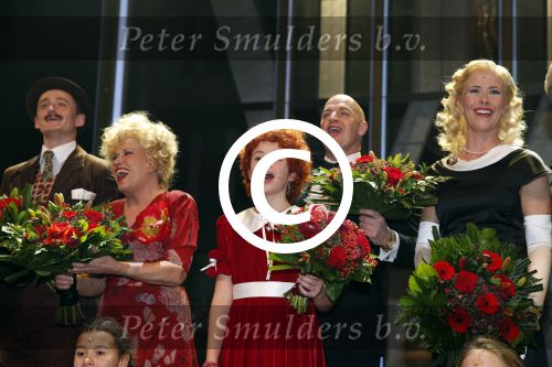 Den Bosch 25 november 2012
Premiere musical Annie op de parade in Den Bosch. cast met oa Jenny Arean Tony Neef Maaike Boerdam  ea
Peter Smulders bv