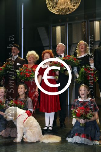 Den Bosch 25 november 2012
Premiere musical Annie op de parade in Den Bosch. cast met oa Jenny Arean Tony Neef Maaike Boerdam  ea
Peter Smulders bv