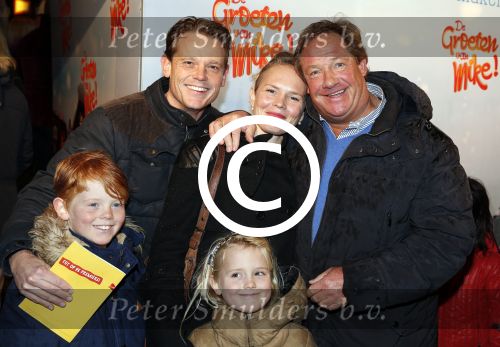 Amsterdam 9 december 2012
Premiere groeten van Mike in Tuschinski. reineke Antvelink met man Olaf v d Berg en hun kinderen
Peter Smulders bv