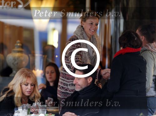 Amsterdam 28 november 2012
Patricia Paay en Micky Hoogendijk ontmoeten elkaar op het terras van Joffers in Amsterdam.
Peter Smulders bv