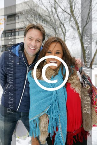 Hilversum 7 december 2012
Sky radio opbouwen Christmas tree (kerstboom) voor goede doelen. Victor Brand en Patty Brard
Peter Smulders bv
