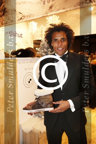 Amsterdam 6 december 2012
Openingsavond Luxery fair in de RAI. Pierre v Hooijdonk met metro sneakers
Peter Smulders bv