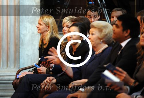 Amsterdam 12 december 2012
Uitreiking prins Claus prijzen in het paleis op de dam.
Koningin Beatrix Prins Willem Alexander prinses Maxima Prinses Mabel Prins Constantijn en Prinses Laurentien zijn aanwezig.
Peter Smulders bv