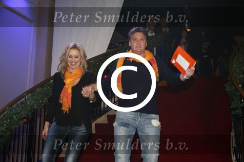 Hilversum 7 december 2012
Sky radio opbouwen Christmas tree (kerstboom) voor goede doelen. Rene en Natasja Froger
Peter Smulders bv