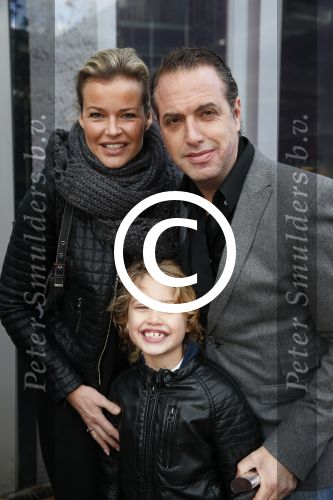 Amstelveen 9 december 2012
Premiere Dik Trom in schouwburg Amstelveen. Richard Kemper met vrouw en zoon
Peter Smulders bv