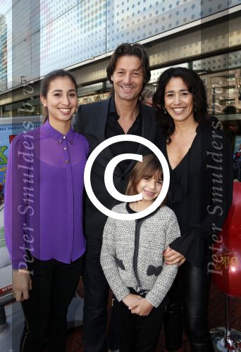 Amstelveen 9 december 2012
Premiere Dik Trom in schouwburg Amstelveen. Rick Engelkes met vrouw Annemarie en hun dochters
Peter Smulders bv