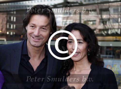 Amstelveen 9 december 2012
Premiere Dik Trom in schouwburg Amstelveen. Rick Engelkes met vrouw Annemarie en hun dochters
Peter Smulders bv