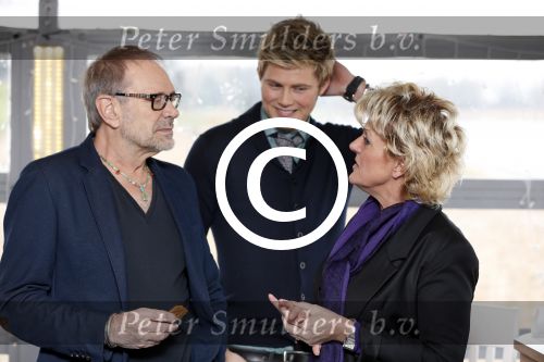 Muiderberg 12 december 2012
Presentatie beste zangers van Nederland met oa Rob de Nijs Angela Groothuizen Bastiaan ragasSimone Kleinsma Tim Douwsma Charly Luske en presentator Jan Smit.
Peter Smulders bv
