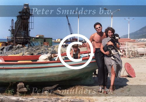 Samos (Griekenland) 17 Juli 1986
Rob de Nijs en Belinda Meuldijk met hun kinderen op het eiland Samos
Foto Peter Smulders BV
