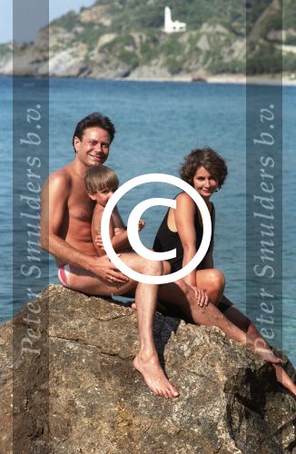 Samos (Griekenland) 17 Juli 1986
Rob de Nijs en Belinda Meuldijk met hun kinderen op het eiland Samos
Foto Peter Smulders BV