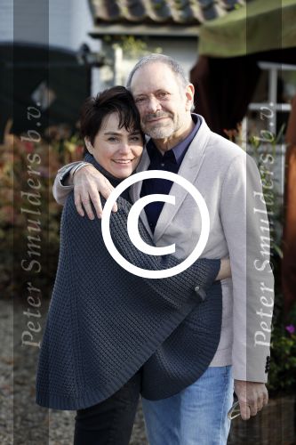 Hemmen 30 november 2012
Rob en Henriette de Nijs samen met zoons Robert en Joshi en Belinda Meuldijk met man Thierry Duval in restaurant Kerkplein 10.
Peter Smulders bv