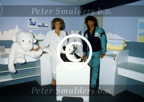 Den bosch 12 Oktober 1985
Ruud Gullit met zijn vrouw Yvonne Gullit (Yvonne de Vries) bij Welcome
Foto Peter Smulders BV