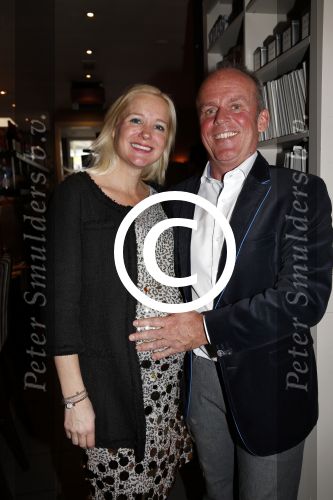 Hoorn 14 december 2012
Presentatie nieuwe boeken van Sonja Bakker waarvan 1 in samenwerking met LIDL.
Haar vriend Jan Reus presenteert het geheel en poseert samen met zijn zwangere vriendin.
Peter Smulders bv