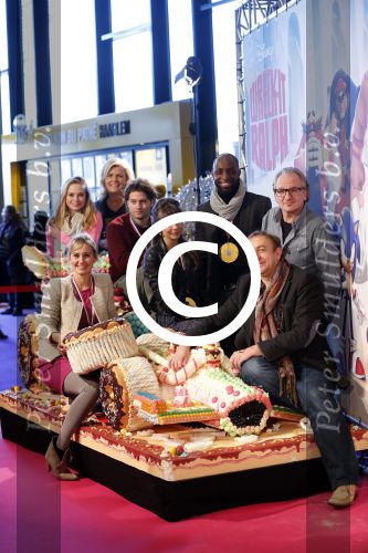 Haarlem 8 december 2012
Premiere Wreck it in Pathe Haarlem. stemmencast met oa John v Eerd Jeroen v Inkel Pip Pellens Irene Moors Georgina Verbaan Sacha Visser en Peggy Vrijens
Peter Smulders bv