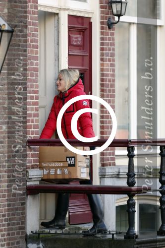 Amsterdam 9 december 2012
Tess Milne aan het verhuizen naar haar nieuwe huis aan de amsterdamse grachten.
Peter Smulders bv