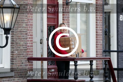 Amsterdam 9 december 2012
Tess Milne aan het verhuizen naar haar nieuwe huis aan de amsterdamse grachten.
Peter Smulders bv