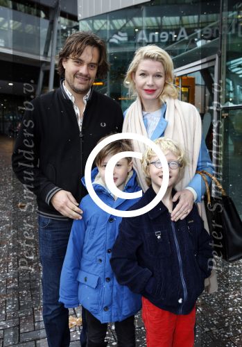 Amsterdam 25 november 2012
Premiere de vijf legendes in pathe arena. Tjitske Reidinga Vincent Croiset met hun zoons
Peter Smulders bv