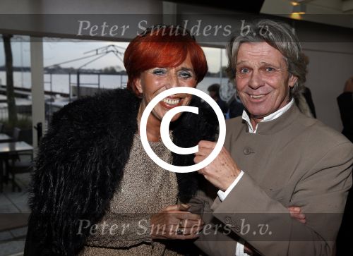 Loosdrecht 26 november 2012
Presentatie cd Anneke Gronloh bij het Golden Tulip hotel. Trea Dobbs met vriend
Peter Smulders bv
