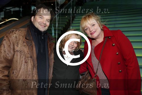 Amsterdam 25 november 2012
Premiere de vijf legendes in pathe arena. Victor Low met vrouw en zoon
Peter Smulders bv