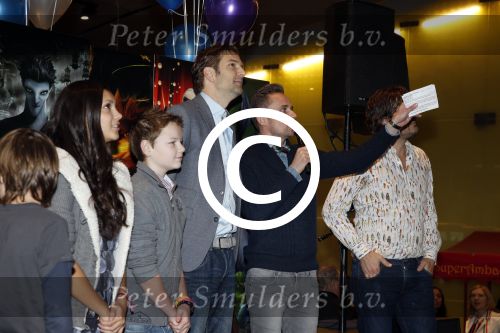 Amsterdam 25 november 2012
Premiere de vijf legendes in pathe arena. stemmencast met oa Bas Muijs Vincent Croiset  Gijs Eggenkamp Tara Hetharia Xavier Werner en Sem ragas
Peter Smulders bv