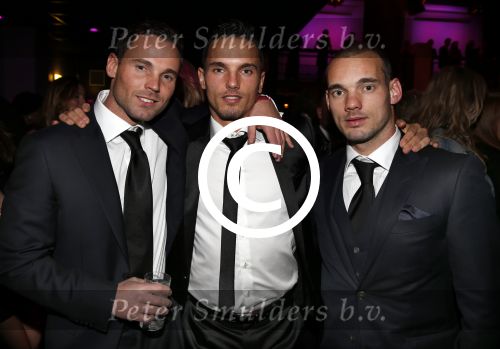 Bunnik 10 december 2012
Miss Nederland verkiezing gepresenteerd door Yolanthe Sneijder Cabau en Kim Kotter. wesley Sneijder met broers Rodney en Jeffrey en vrienden
Peter Smulders bv