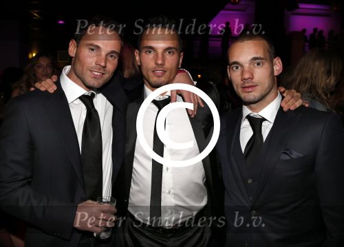 Bunnik 10 december 2012
Miss Nederland verkiezing gepresenteerd door Yolanthe Sneijder Cabau en Kim Kotter. wesley Sneijder met broers Rodney en Jeffrey en vrienden
Peter Smulders bv