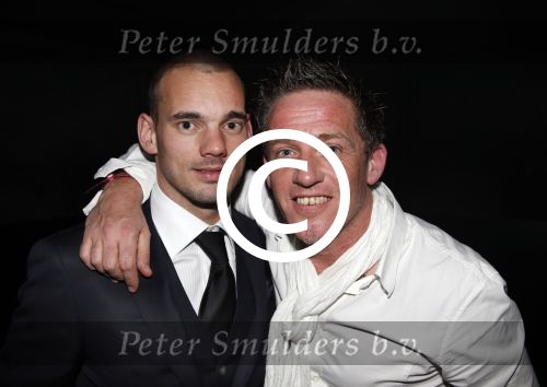 Bunnik 10 december 2012
Miss Nederland verkiezing gepresenteerd door Yolanthe Sneijder Cabau en Kim Kotter. Wesley Sneijder met een fan
Peter Smulders bv