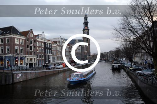 Amsterdam 30 november 2012
Presentatie  schoenenlijn Gordon by mascolori. LA The voices nemen de eerste schoenen in ontvangst uit handen van Raymond Landegent. westertoren
Peter Smulders bv