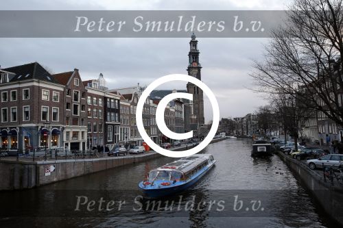 Amsterdam 30 november 2012
Presentatie  schoenenlijn Gordon by mascolori. LA The voices nemen de eerste schoenen in ontvangst uit handen van Raymond Landegent. westertoren
Peter Smulders bv
