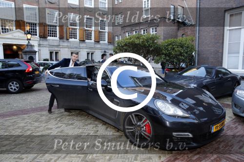 Amsterdam 29 november 2012
Gift suite in het the Grand hotel. Winston Gerschtanowitz met porsche panamera turbo
Peter Smulders bv