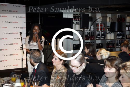 Amsterdam 30 november 2012
Ontbijt orange Babies en MAC cosmetics bij de bijenkorf met oa Caroline Tensen Baba Sylla  Natasja Froger Suzanne Klemann en Fiona Hering. zangeres bij orange babies ontbijs
Peter Smulders bv