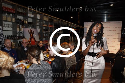 Amsterdam 30 november 2012
Ontbijt orange Babies en MAC cosmetics bij de bijenkorf met oa Caroline Tensen Baba Sylla  Natasja Froger Suzanne Klemann en Fiona Hering. zangeres bij orange babies ontbijs
Peter Smulders bv
