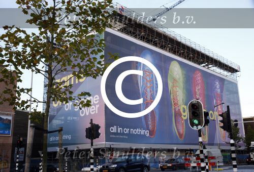 Amsterdam 25 november 2013
Mega reclame op pand op wibautstraat van Adidas