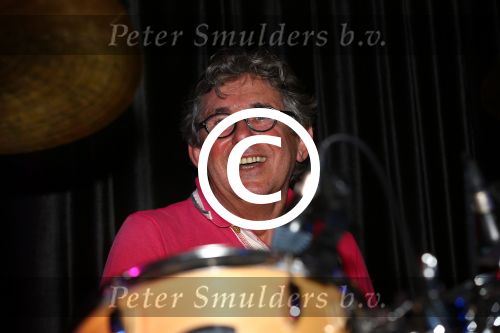 Tilburg, 30 November 2013
Reunie The Tramps optreden met o.a. Hans de Wit, solo Peter v d Heuvel, Bas Spencer Lathumahna, toes, Rob Groenseveld en zanger Albert Jan v Hoek
Foto Peter Smulders BV