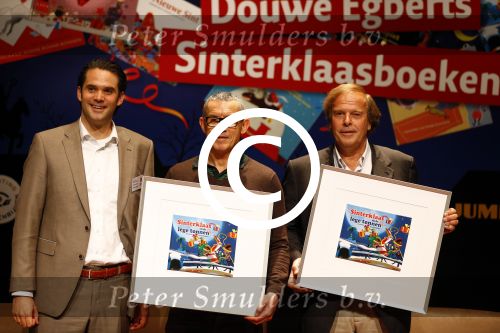 Amsterdam 12 november 2013
Presentatie Sinterklaasboeken van douwe egberts met Winston Gerschtanowitz Ivo Niehe Prinses Laurentien en Najib Amhali in de bibliotheek van Amsterdam.
