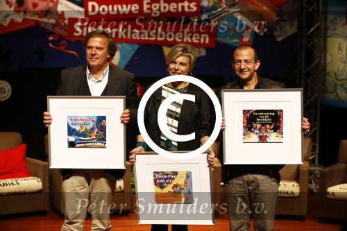 Amsterdam 12 november 2013
Presentatie Sinterklaasboeken van douwe egberts met Winston Gerschtanowitz Ivo Niehe Prinses Laurentien en Najib Amhali in de bibliotheek van Amsterdam.