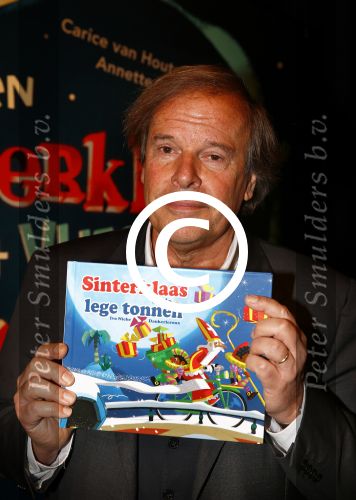 Amsterdam 12 november 2013
Presentatie Sinterklaasboeken van douwe egberts met Winston Gerschtanowitz Ivo Niehe Prinses Laurentien en Najib Amhali in de bibliotheek van Amsterdam.