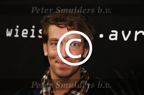 Amsterdam 25 november 2013
Presentatie deelnmers wie is de mol.
deelnemers o.a. Sofie van den Enk, Susan Visser, Tygo Gernandt, Daphne Bunskoek, Jan-Willem Roodbeen, Maurice Lede, Aaf Brandt Corstius, Owen Schumacher en Freek Bartels met presentator Art Rooijakkers. Jennifer Hoffman ontbreekt op deze foto