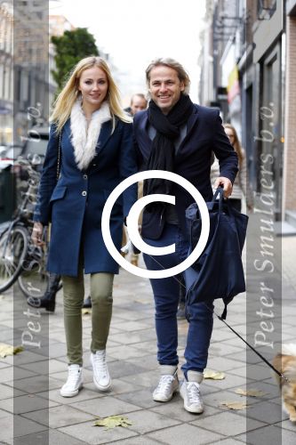 Amsterdam 30 november 2013
John Ewbank en Kelly Weekers met hun hondje op de pc hooftstraat