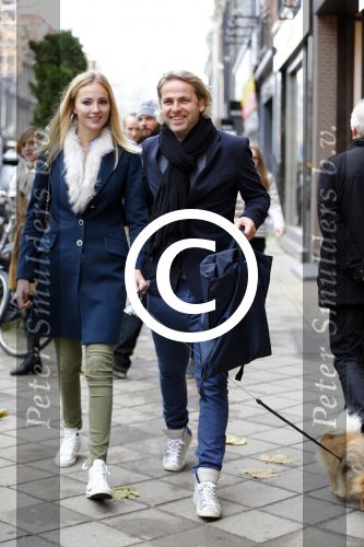 Amsterdam 30 november 2013
John Ewbank en Kelly Weekers met hun hondje op de pc hooftstraat