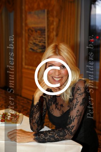 Amsterdam 26 november 2013
Opening expositie Judith osborn in het Amstel hotel. Partner Bert v d Veer is natuurlijk ook aanwezig.