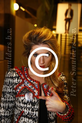 Amsterdam 13 november 2013
Bn ers kunnen een dag voordat het in de winkels van Hennes en Mauritz ligt de kollektie van isabel Marant kopen. Jort Kelder en Lauren Verster
