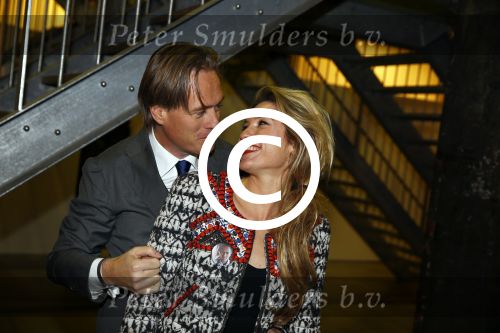 Amsterdam 13 november 2013
Bn ers kunnen een dag voordat het in de winkels van Hennes en Mauritz ligt de kollektie van isabel Marant kopen. Jort Kelder en Lauren Verster