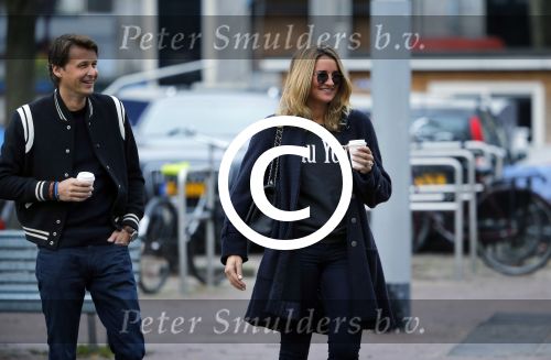 Amsterdam 26 november 2013
Lieke v Lexmond met haar zus Jetteke met zoontje en nieuwe vriend Bas v Veghel.