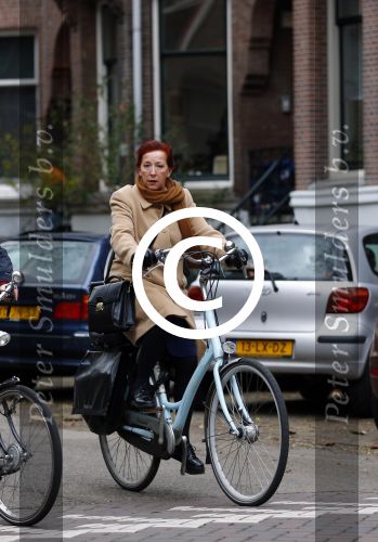 Amsterdam 26 november 2013
Loes Luca met ... op de fiets in Amsterdam zuid