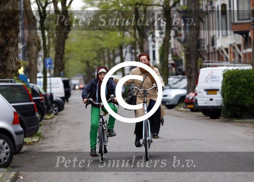 Amsterdam 26 november 2013
Loes Luca met ... op de fiets in Amsterdam zuid