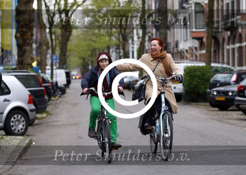 Amsterdam 26 november 2013
Loes Luca met ... op de fiets in Amsterdam zuid