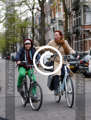 Amsterdam 26 november 2013
Loes Luca met ... op de fiets in Amsterdam zuid