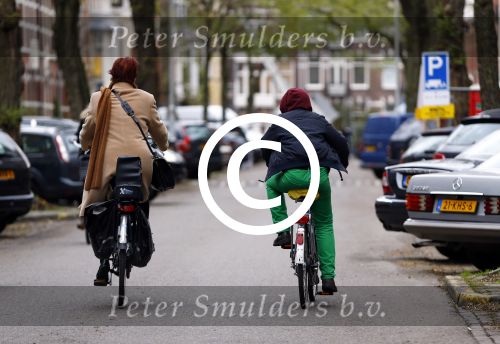 Amsterdam 26 november 2013
Loes Luca met ... op de fiets in Amsterdam zuid